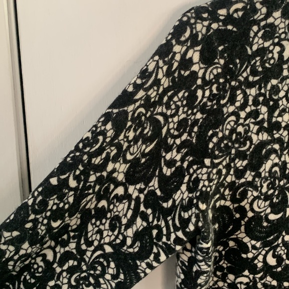 Sutton Cashmere black and ivory pattern cashmere cardigan with pleated ribbon - Picture 4 of 7